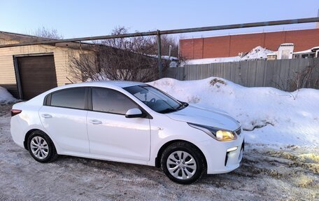 KIA Rio IV, 2018 год, 1 330 000 рублей, 3 фотография