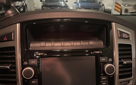 Mitsubishi Pajero IV, 2015 год, 2 670 000 рублей, 5 фотография