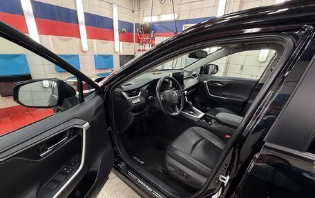 Toyota RAV4, 2022 год, 3 350 000 рублей, 8 фотография