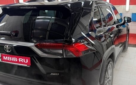 Toyota RAV4, 2022 год, 3 350 000 рублей, 6 фотография