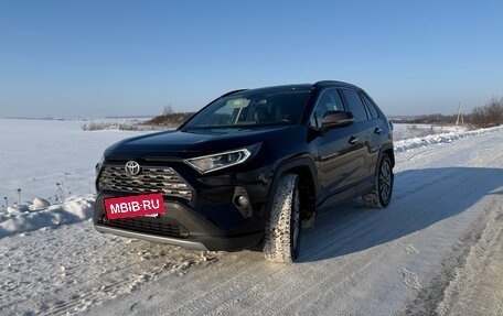 Toyota RAV4, 2022 год, 3 350 000 рублей, 4 фотография