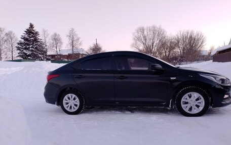 Hyundai Solaris II рестайлинг, 2017 год, 1 115 000 рублей, 2 фотография