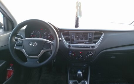 Hyundai Solaris II рестайлинг, 2017 год, 1 115 000 рублей, 8 фотография