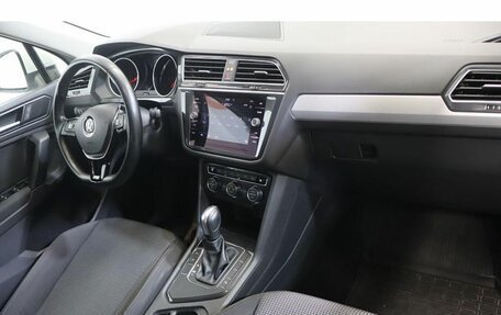 Volkswagen Tiguan II, 2020 год, 2 279 000 рублей, 5 фотография