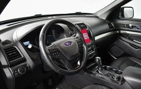 Ford Explorer VI, 2018 год, 2 590 000 рублей, 9 фотография