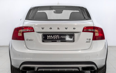 Volvo S60 Cross Country, 2018 год, 2 650 000 рублей, 6 фотография