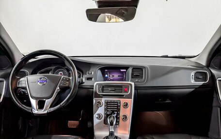 Volvo S60 Cross Country, 2018 год, 2 650 000 рублей, 14 фотография