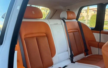 Rolls-Royce Cullinan, 2025 год, 70 000 000 рублей, 27 фотография