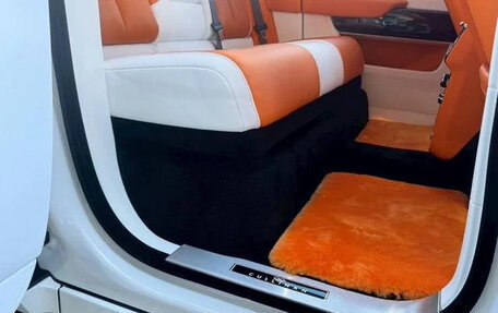 Rolls-Royce Cullinan, 2025 год, 70 000 000 рублей, 29 фотография