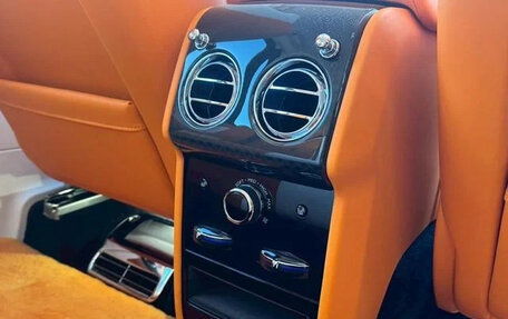 Rolls-Royce Cullinan, 2025 год, 70 000 000 рублей, 33 фотография