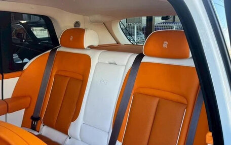 Rolls-Royce Cullinan, 2025 год, 70 000 000 рублей, 40 фотография