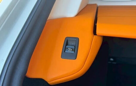 Rolls-Royce Cullinan, 2025 год, 70 000 000 рублей, 38 фотография