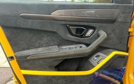 Lamborghini Urus I, 2025 год, 42 000 000 рублей, 34 фотография