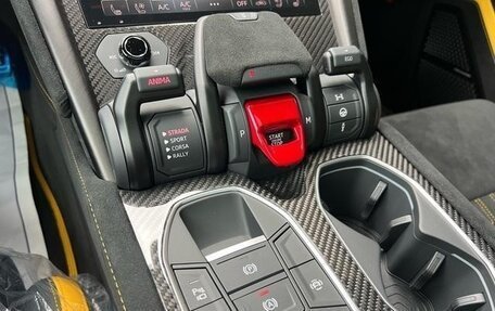 Lamborghini Urus I, 2025 год, 42 000 000 рублей, 40 фотография