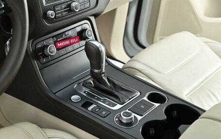 Volkswagen Touareg III, 2015 год, 2 485 000 рублей, 8 фотография