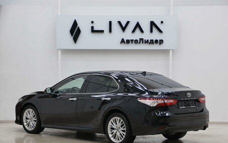 Toyota Camry, 2019 год, 2 325 000 рублей, 2 фотография