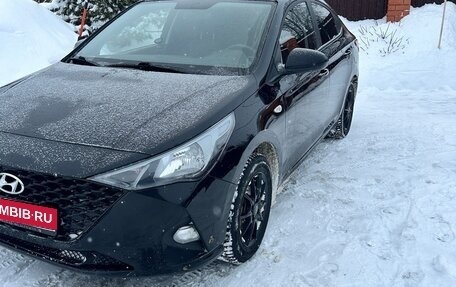 Hyundai Solaris II рестайлинг, 2021 год, 1 650 000 рублей, 8 фотография