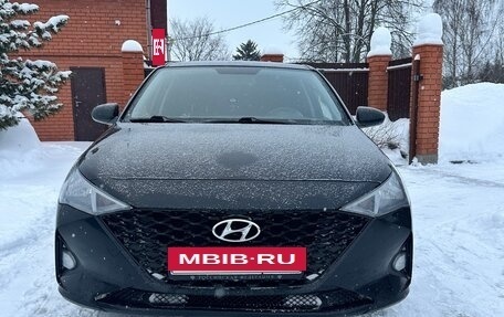 Hyundai Solaris II рестайлинг, 2021 год, 1 650 000 рублей, 3 фотография