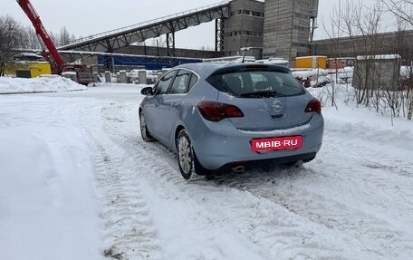 Opel Astra J, 2010 год, 600 000 рублей, 3 фотография
