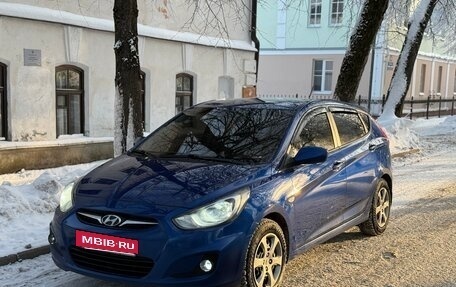 Hyundai Solaris II рестайлинг, 2011 год, 650 000 рублей, 1 фотография