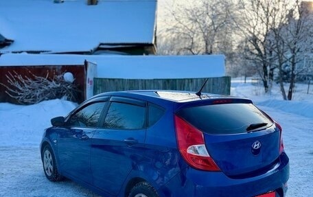 Hyundai Solaris II рестайлинг, 2011 год, 650 000 рублей, 4 фотография