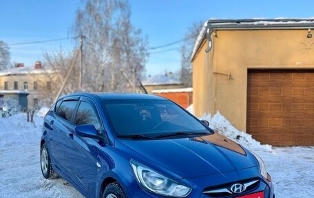 Hyundai Solaris II рестайлинг, 2011 год, 650 000 рублей, 3 фотография