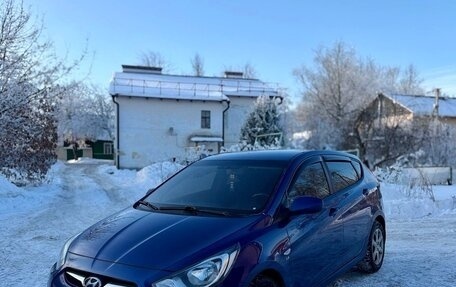 Hyundai Solaris II рестайлинг, 2011 год, 650 000 рублей, 2 фотография