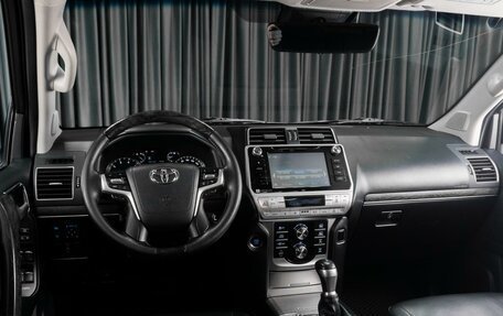 Toyota Land Cruiser Prado 150 рестайлинг 2, 2017 год, 5 950 000 рублей, 8 фотография