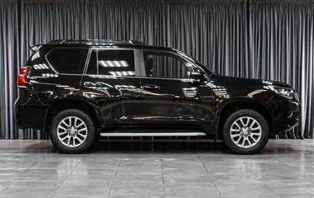 Toyota Land Cruiser Prado 150 рестайлинг 2, 2017 год, 5 950 000 рублей, 5 фотография