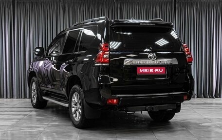 Toyota Land Cruiser Prado 150 рестайлинг 2, 2017 год, 5 950 000 рублей, 2 фотография