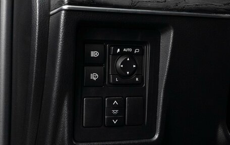 Toyota Land Cruiser Prado 150 рестайлинг 2, 2017 год, 5 950 000 рублей, 20 фотография