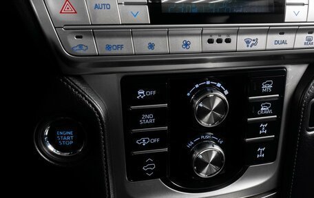 Toyota Land Cruiser Prado 150 рестайлинг 2, 2017 год, 5 950 000 рублей, 24 фотография