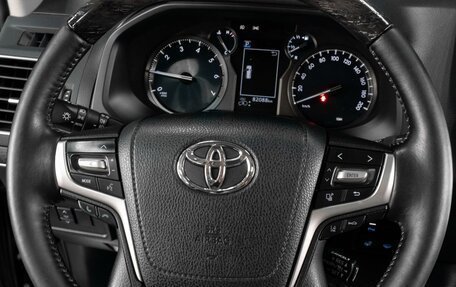 Toyota Land Cruiser Prado 150 рестайлинг 2, 2017 год, 5 950 000 рублей, 30 фотография