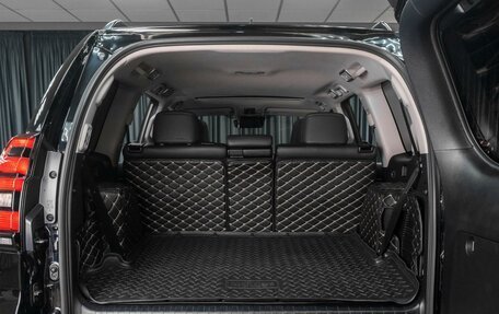 Toyota Land Cruiser Prado 150 рестайлинг 2, 2017 год, 5 950 000 рублей, 33 фотография