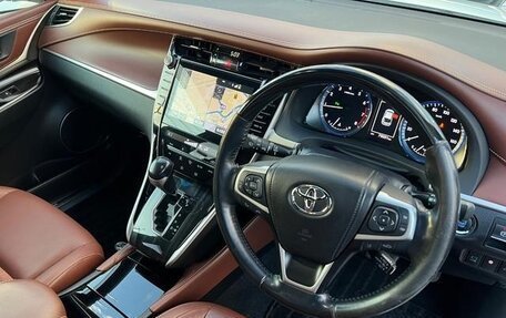 Toyota Harrier, 2020 год, 2 100 000 рублей, 16 фотография