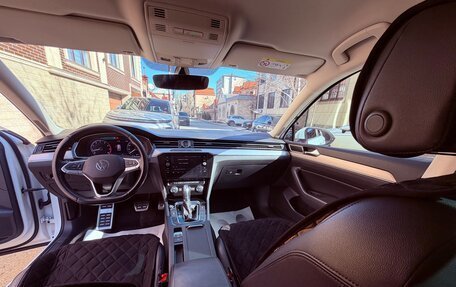 Volkswagen Passat B8 рестайлинг, 2018 год, 2 300 000 рублей, 15 фотография