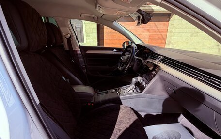 Volkswagen Passat B8 рестайлинг, 2018 год, 2 300 000 рублей, 16 фотография