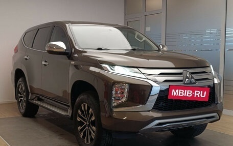 Mitsubishi Montero Sport, 2021 год, 3 995 000 рублей, 3 фотография