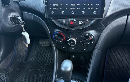 Hyundai Solaris II рестайлинг, 2011 год, 699 000 рублей, 19 фотография