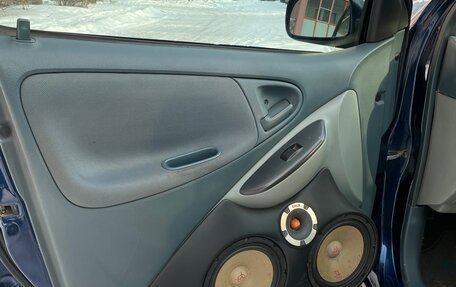 Toyota Vitz, 2001 год, 310 000 рублей, 8 фотография