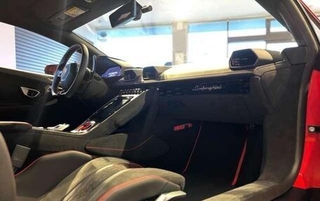 Lamborghini Huracán, 2024 год, 33 000 000 рублей, 19 фотография