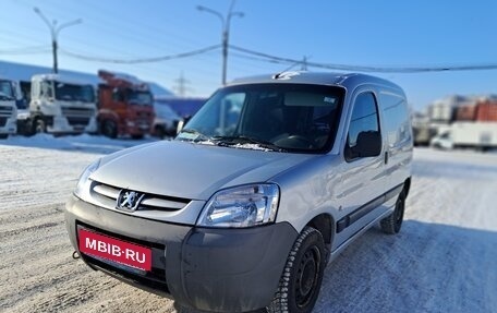 Peugeot Partner II рестайлинг 2, 2010 год, 380 000 рублей, 1 фотография