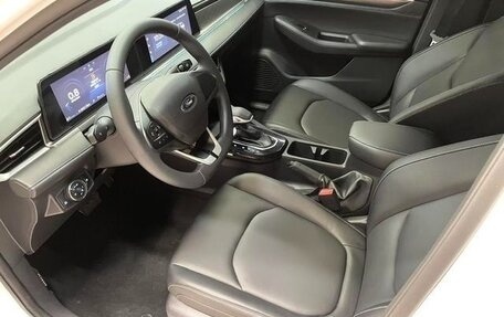 Ford Escort, 2022 год, 1 295 000 рублей, 8 фотография