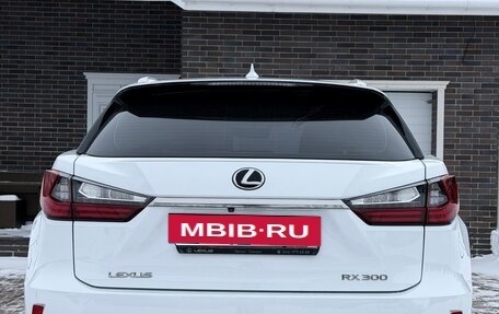 Lexus RX IV рестайлинг, 2018 год, 4 450 000 рублей, 7 фотография