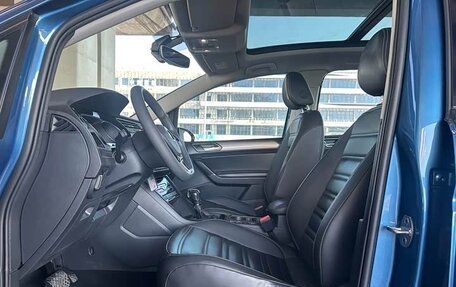 Volkswagen Touran III, 2022 год, 1 600 202 рублей, 5 фотография