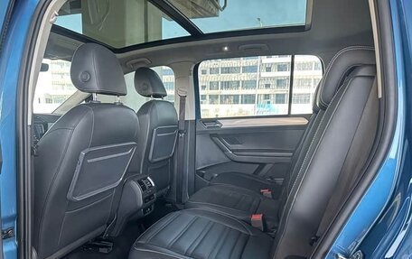 Volkswagen Touran III, 2022 год, 1 600 202 рублей, 8 фотография