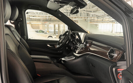 Mercedes-Benz V-Класс, 2021 год, 7 990 000 рублей, 32 фотография