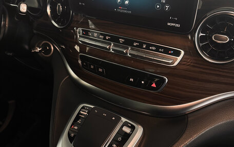 Mercedes-Benz V-Класс, 2021 год, 7 990 000 рублей, 38 фотография