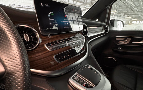 Mercedes-Benz V-Класс, 2021 год, 7 990 000 рублей, 39 фотография