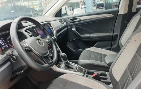 Volkswagen T-Roc I, 2023 год, 1 410 000 рублей, 7 фотография